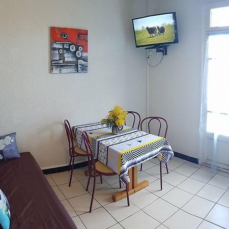Hotel**Residence Bear Порт Вендрес Екстериор снимка